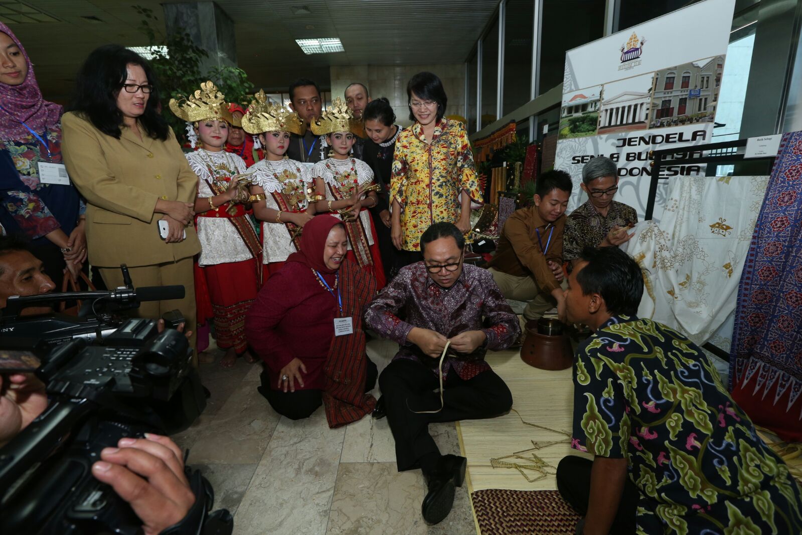 Pameran Kain Tapis Lampung  Majelis Permusyawaratan Rakyat